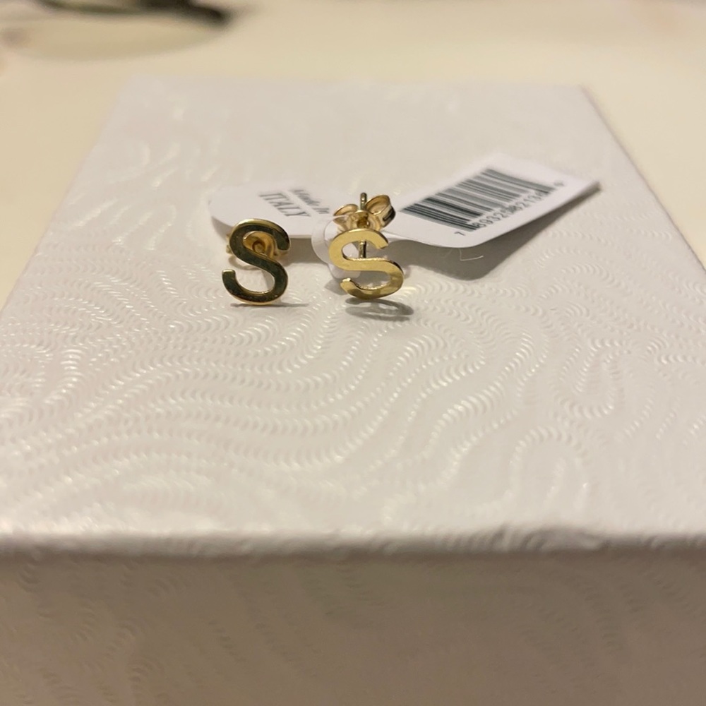 14K Gold S earring studs